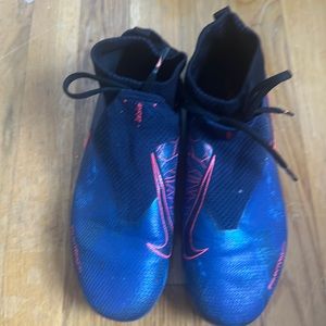 Nike turf shoes big boy size 5.5